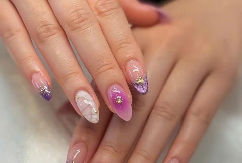 Acrylic nails